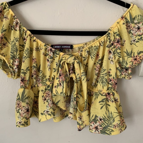 Puff Short Sleeve Crop Top - Picture 1 of 3